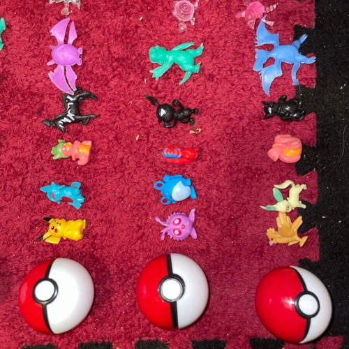 Pokemon figures with balls like new, all together