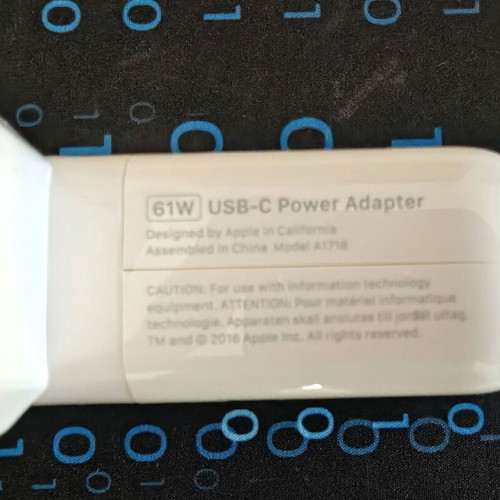 Apple USB-C Laptop Charger 61W 3A like new without power cable