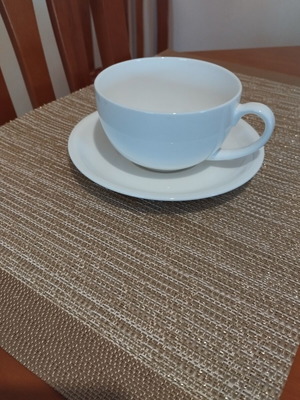 Maxwell and Williams cup with saucer, 350 ml