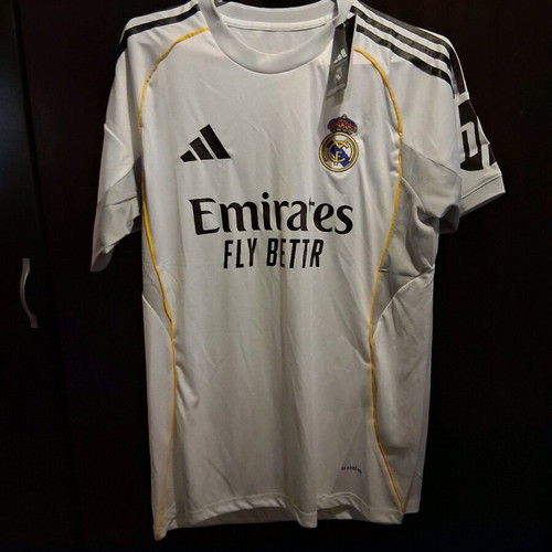 Real Madrid home jersey like new, size Medium