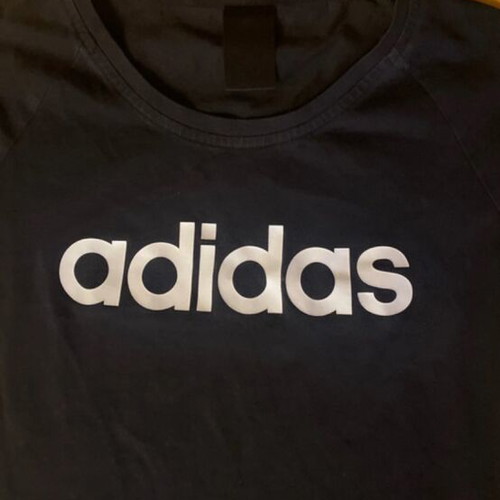 Adidas vintage black t-shirt