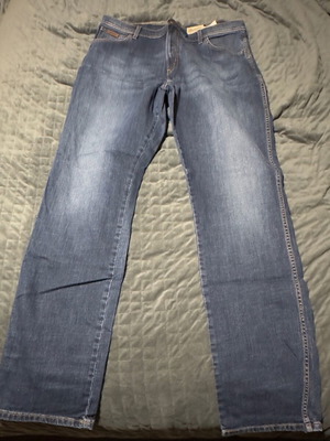 Jean pants Wrangler XL like new, blue