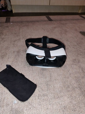 Virtual reality glasses like new
