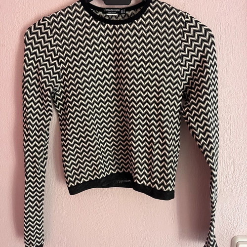 Short long-sleeve sweater Stradivarius size Xs