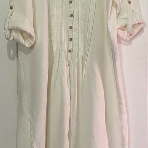 Zara white kimono like new, long with wooden buttons