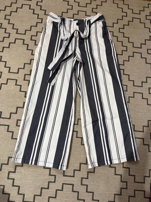 Boss striped high-waist pants like new with side pockets and belt