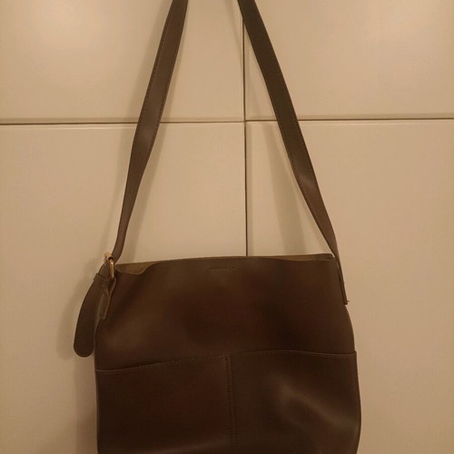 Brown shoulder bag made of faux leather like new