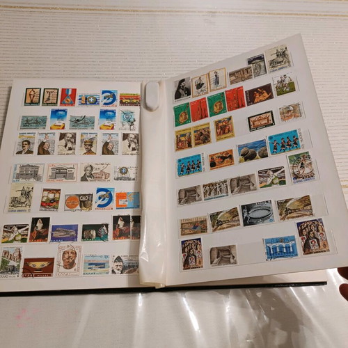 Stamp collection used, 2 albums Greek and foreign