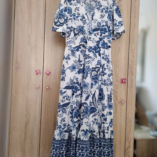 Mediterranean Blue and White Floral Dress like new with Short Sleeves