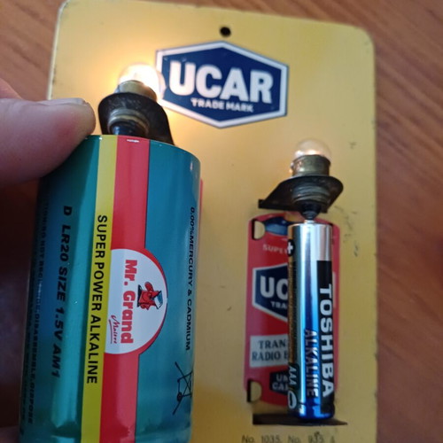 Vintage Metal UCAR Battery Tester Stand like new