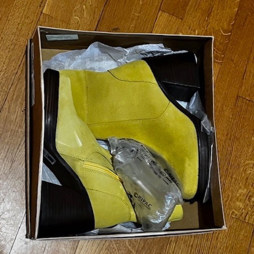 ASOS leather suede ankle boots new, size 39, yellow with chunky heel