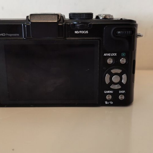 Panasonic Lumix DMC-LX7 compact camera with Leica lens