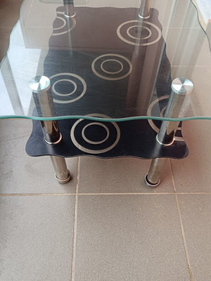 Glass coffee table like new