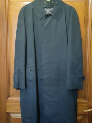 Burberry’s Men’s Blue Coat With Removable Lining Like New, Size XL