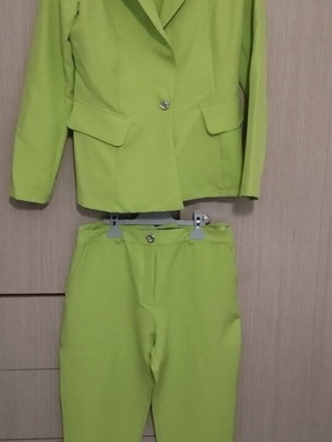 Women's green suit like new