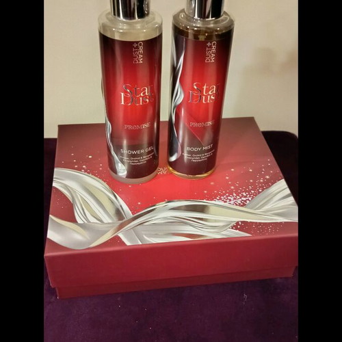 Stardust Aura gift set with shower gel and body mist, new