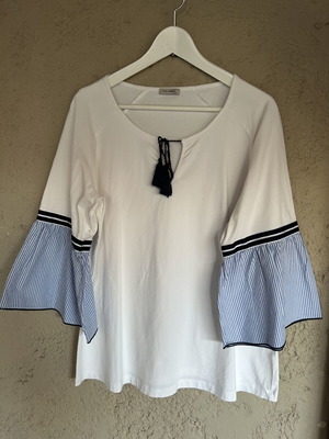 Fiorella Rubino blouse like new, white and blue, medium to large