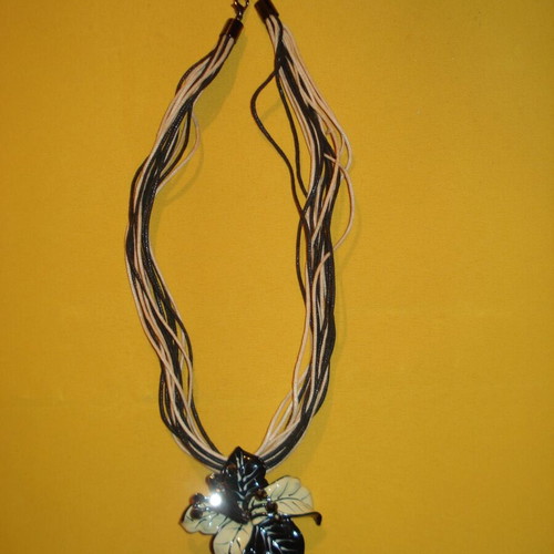 Short necklace like new