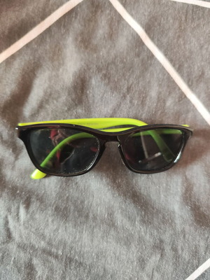 Sunglasses like new, green