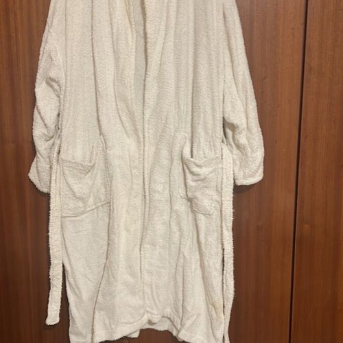 White cotton bathrobe like new, soft frotte fabric