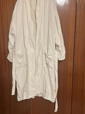 White cotton bathrobe like new, soft frotte fabric