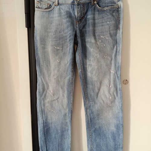 D&G Dolce & Gabbana women's light wash distressed jeans