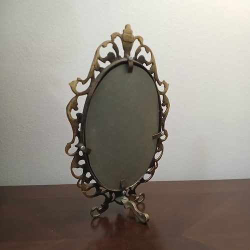 Vintage bronze frame like new with lace design