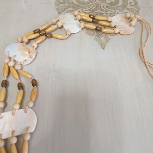 Adjustable belt like new, beige