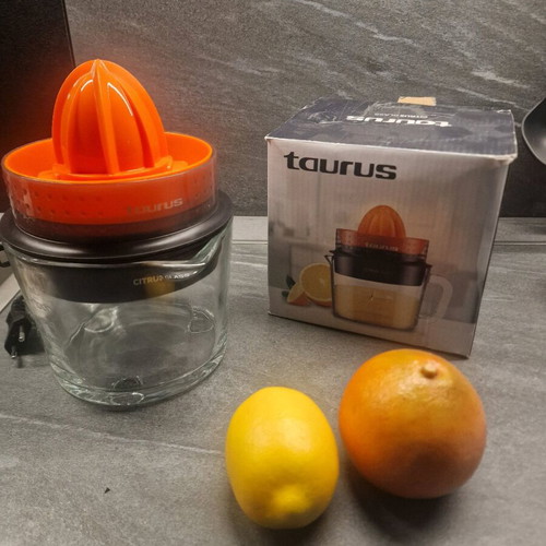 Taurus Citrus Glass Citrus Juicer 30 W like new, black/orange