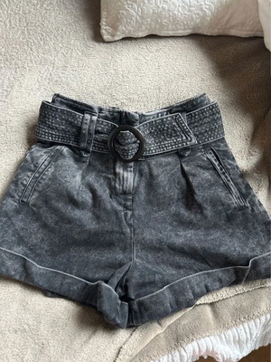 Sézane denim shorts high-waisted, like new, black, size M