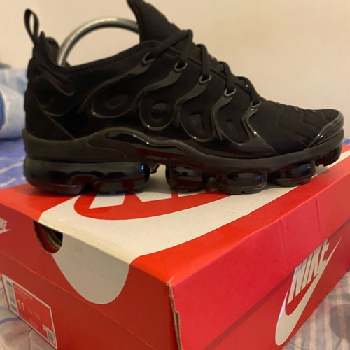 Nike Vapor Max Plus like new, black sneakers size 45