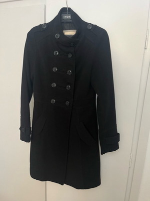 Jennyfer coat size small like new, black