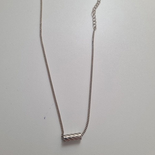 Unisex Necklace elegant and unique, like new, silver