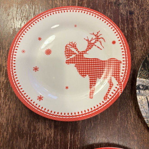 Christmas plates like new, set of 5 pieces