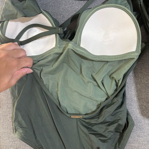 One-piece swimsuit green size S like new