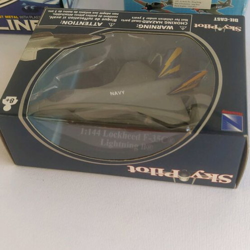 Toy airplanes 3 pieces like new, Sky Pilot Jet Liner F-35 P-38 Boeing 777