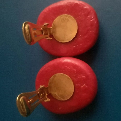 Vintage handmade polymer clay earrings used, red with shells