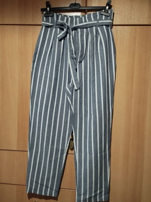 Striped high-waisted pants used with removable belt, size M/S