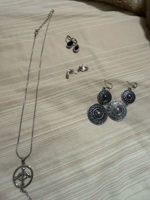 Set earrings necklace new