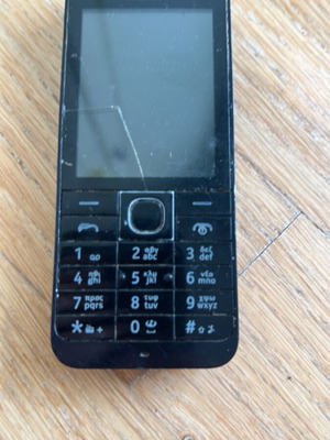 Nokia 6111 used without charger and battery