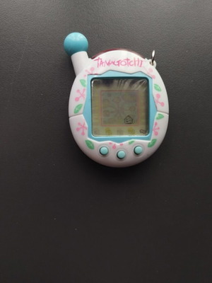 Tamagotchi Connection 2004 used, functional with new battery