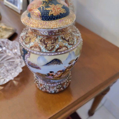 Satsuma handmade vase like new