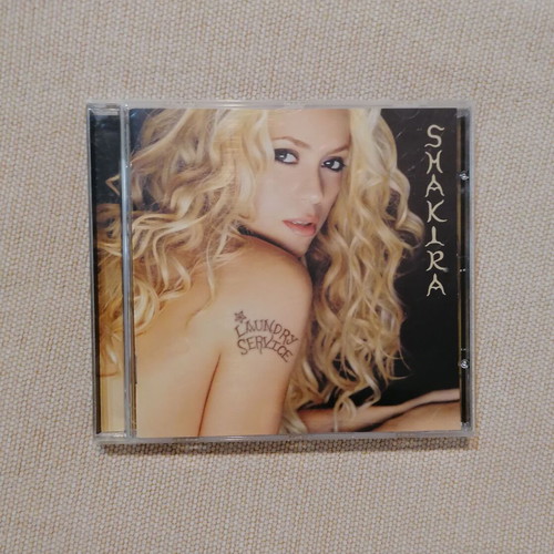 Shakira Laundry Service CD like new, Latin