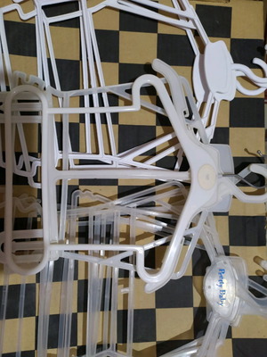 Children's plastic hangers used, pack of 11
