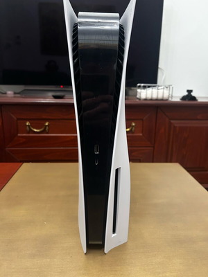 PlayStation 5 (PS5) like new with 1 controller without stick drift