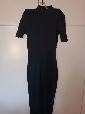 Black Zara dress medium pencil used like new