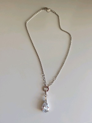 Silver 925 Necklace with Teardrop Crystal like new
