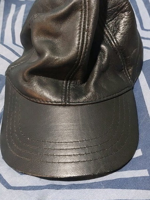 Hat black like new, size M and L