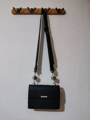 Τσάντα Bag to Bag χιαστί μαύρη σαν καινούργια
