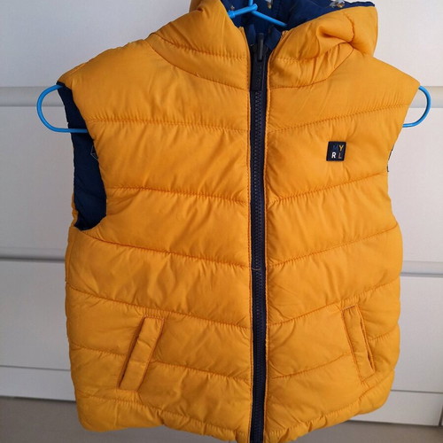 Mayoral vest 12 months like new, reversible, 80 cm